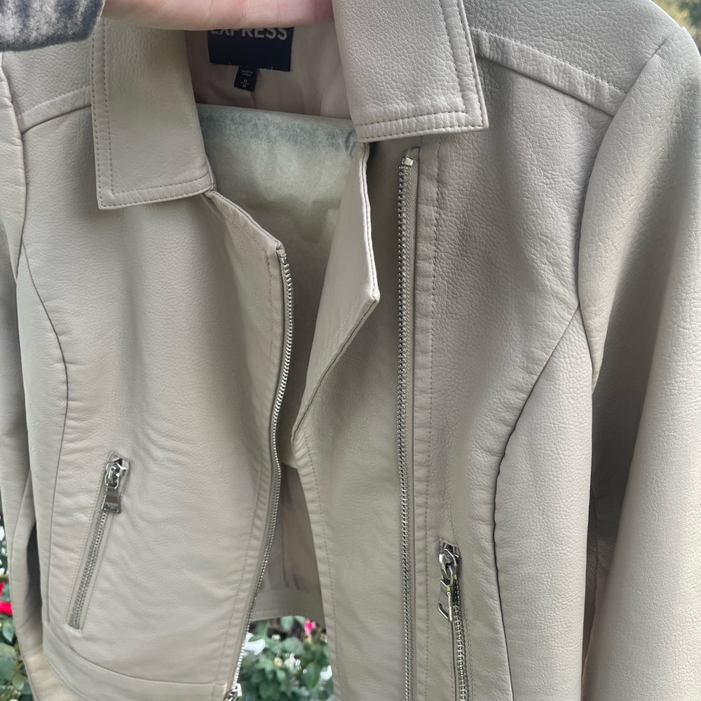 Express Jacket Size M - Picture 7 of 10